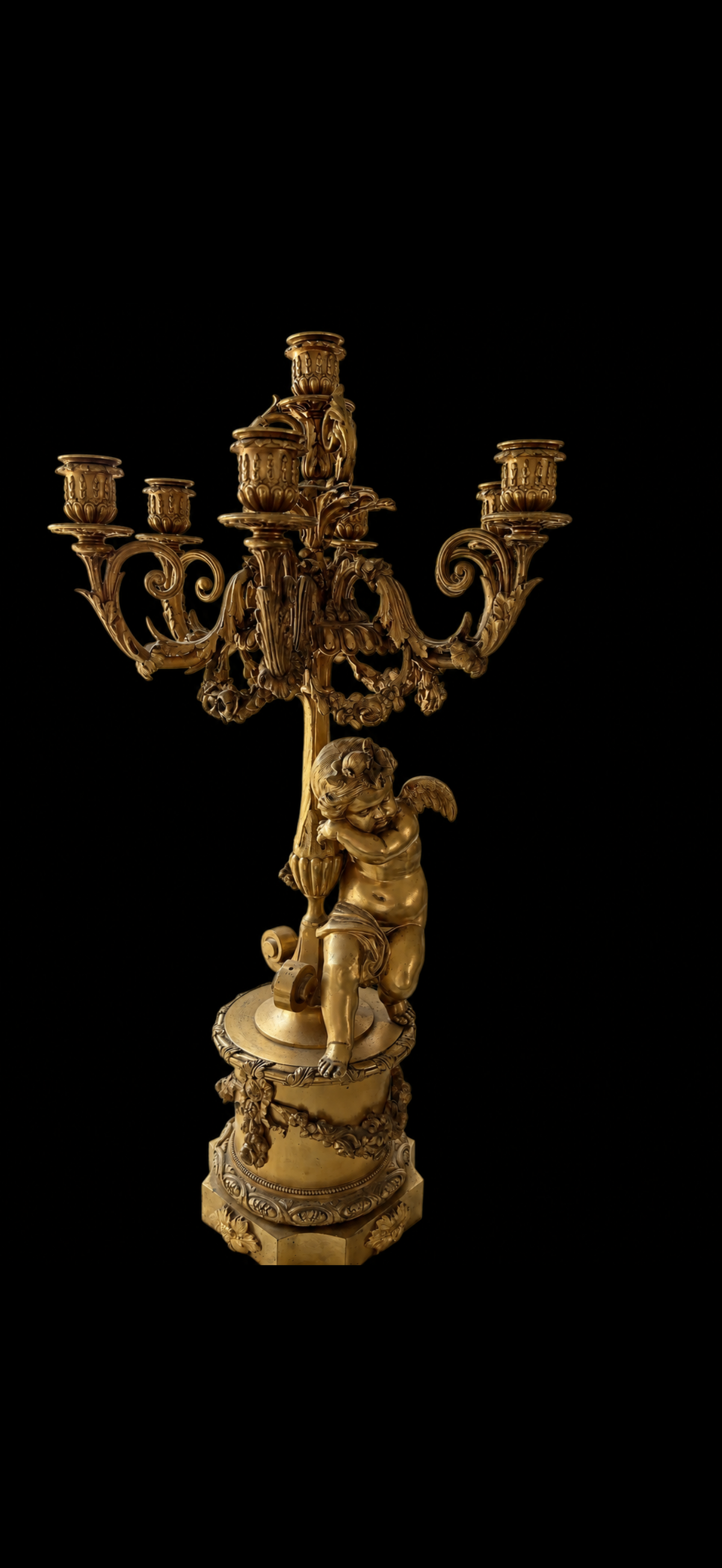 Paire de candélabres aux amours à sept lumières, bronze doré, XIXe siècle