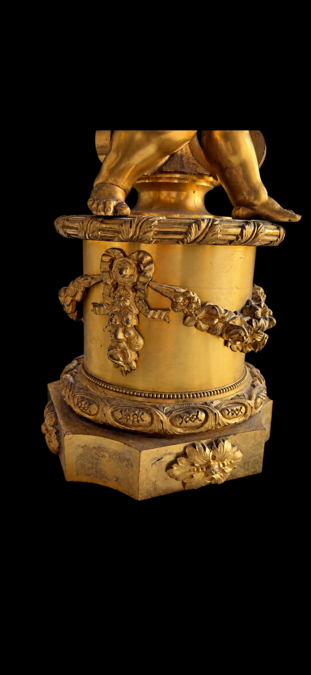 Paire de candélabres aux amours à sept lumières, bronze doré, XIXe siècle