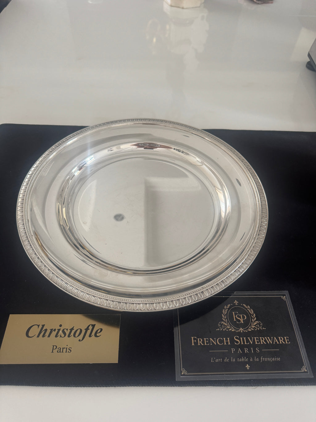 Plat rond Christofle Malmaison en métal argenté - 32,7 cm