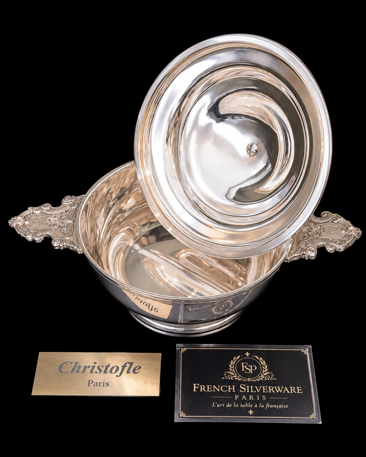 Écuelle Christofle ouverte – intérieur poli miroir et intérieur du couvercle