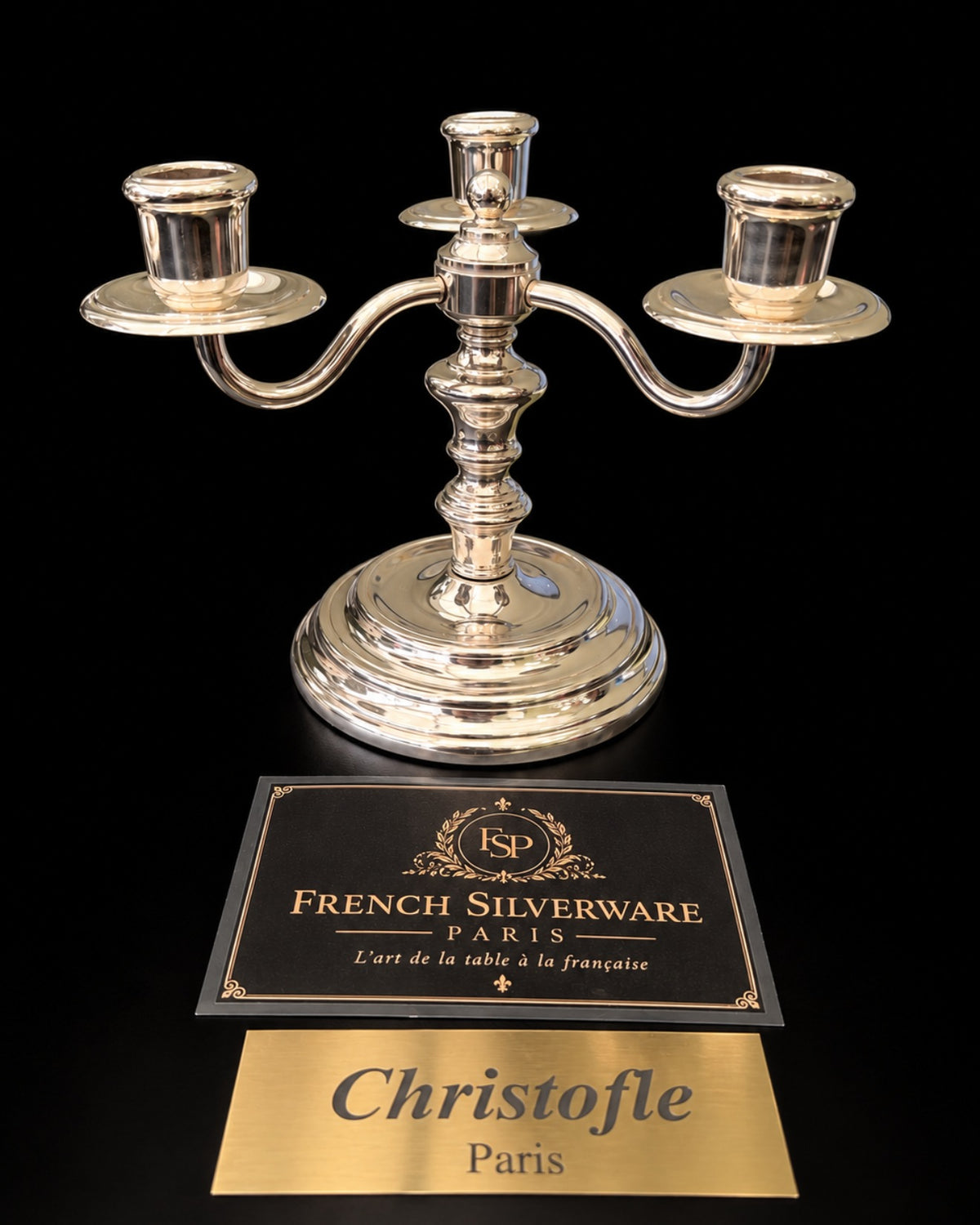 Candélabre Christofle Albi de face – fût balustre, trois bras en S et base ronde moulurée