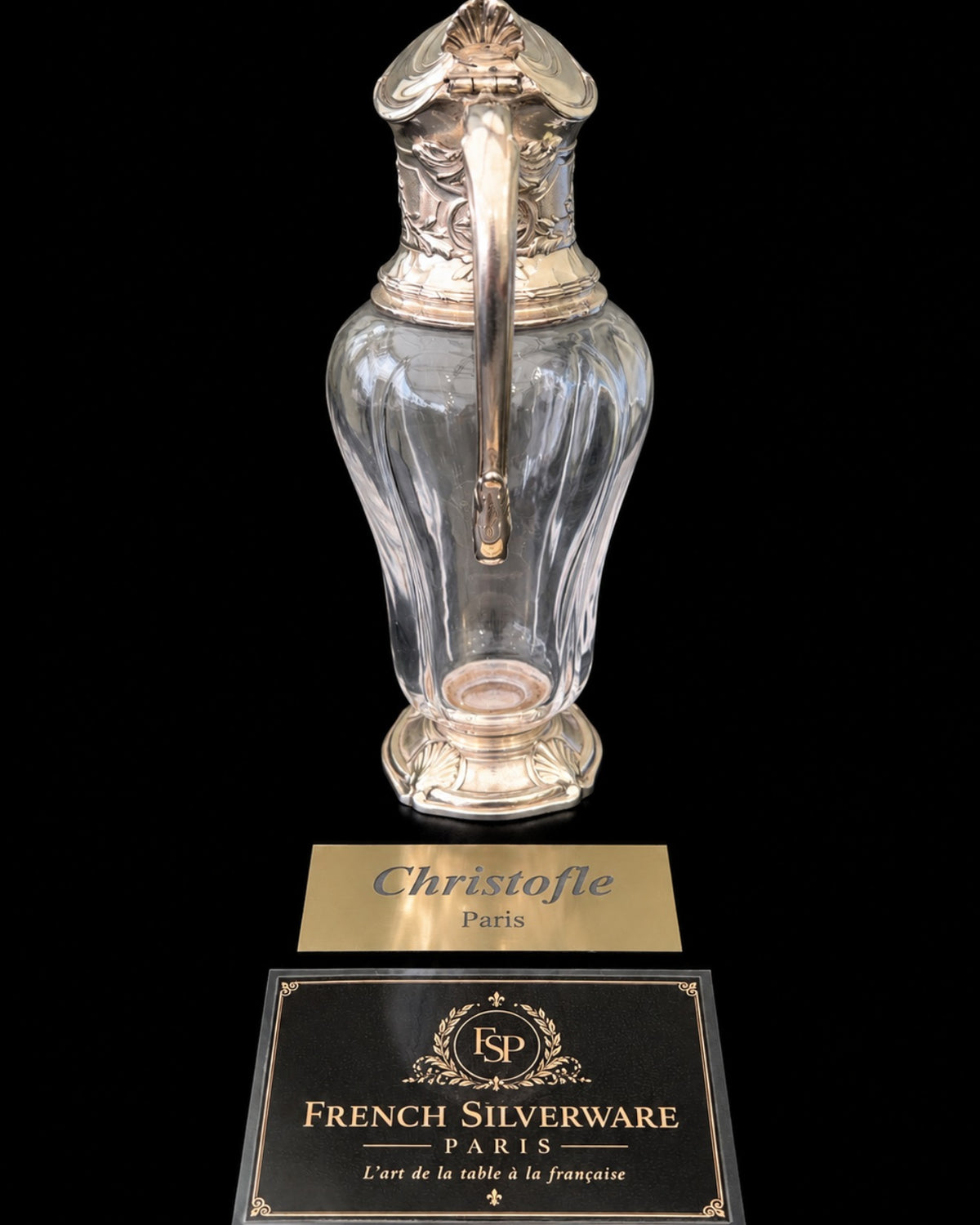 Aiguière Christofle Gallia de dos – anse en volute et pied chantourné à coquilles