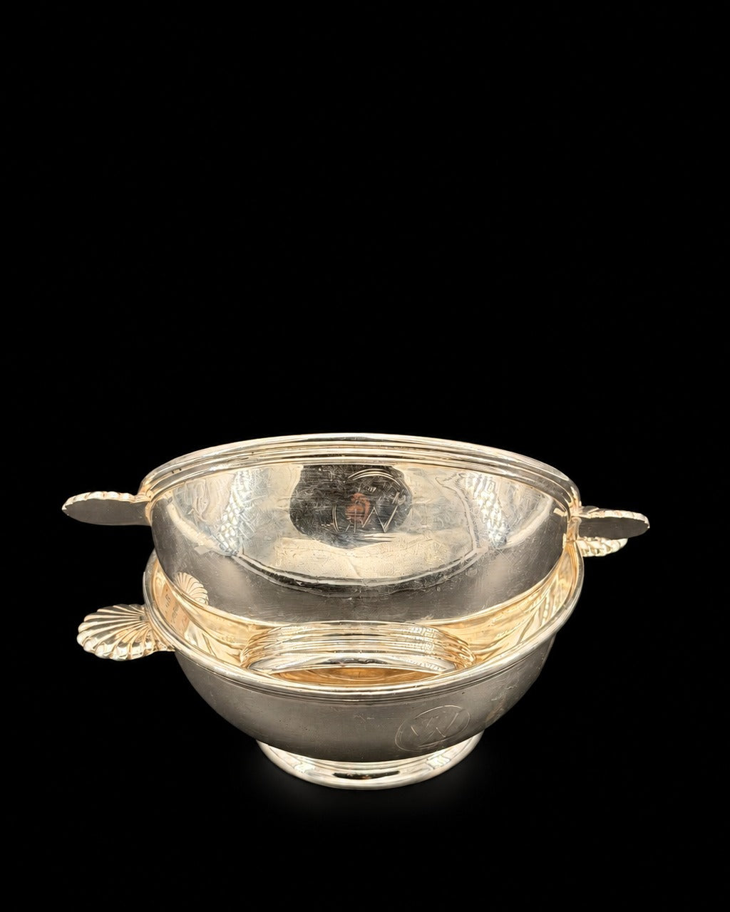 Deux écuelles à oreilles Christofle, monogramme Wagons-Lits, métal argenté, orfèvrerie de bord