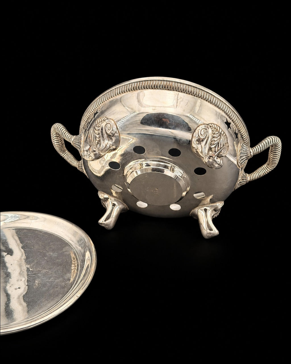 Chauffe-plat Odiot à Paris en métal doublé d'argent, première moitié du XIXe siècle